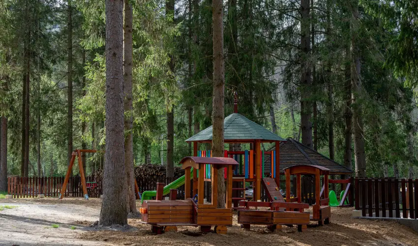 Kkapu Vadszkastly s Hotel & Apartments Nagyhuta - Mjus 1. (min. 2 j)