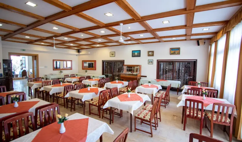 Komfort Hotel Platn Harkny - Mjus 1.