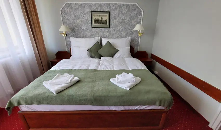 Komfort Hotel Plat�n Hark�ny - M�jus 1.