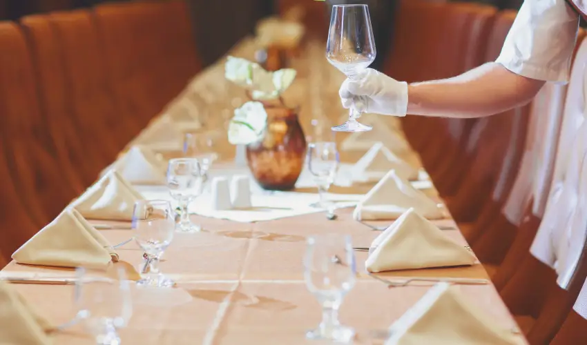 Koml Hotel Gyula - Mjus 1. (min. 2 j)