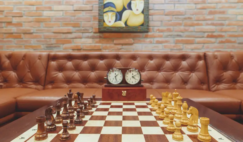 Koml Hotel Gyula - Mjus 1. (min. 2 j)