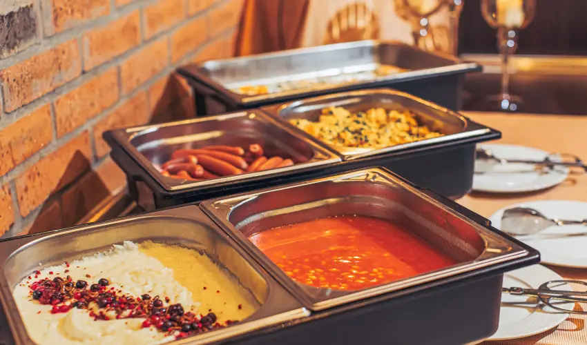 Koml Hotel Gyula - Mjus 1. (min. 2 j)