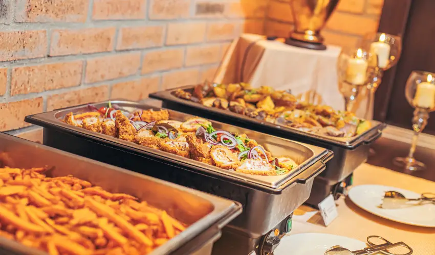 Koml Hotel Gyula - Mjus 1. (min. 2 j)