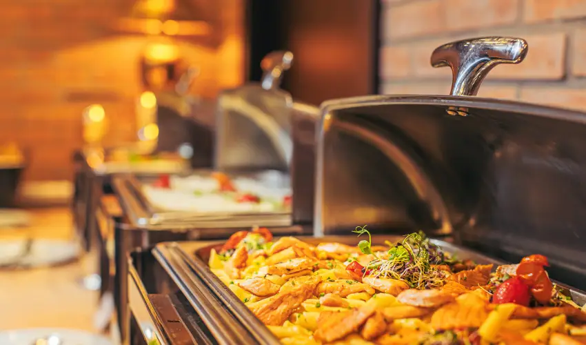 Koml Hotel Gyula - Mjus 1. (min. 2 j)