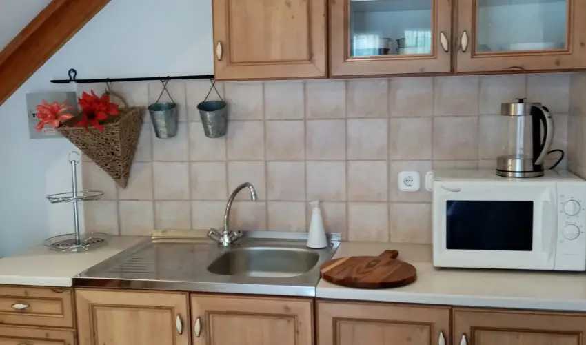 K�szeghegyalja Vend�gh�z Horv�tzsid�ny - M�jus 1. (min. 2 �j)