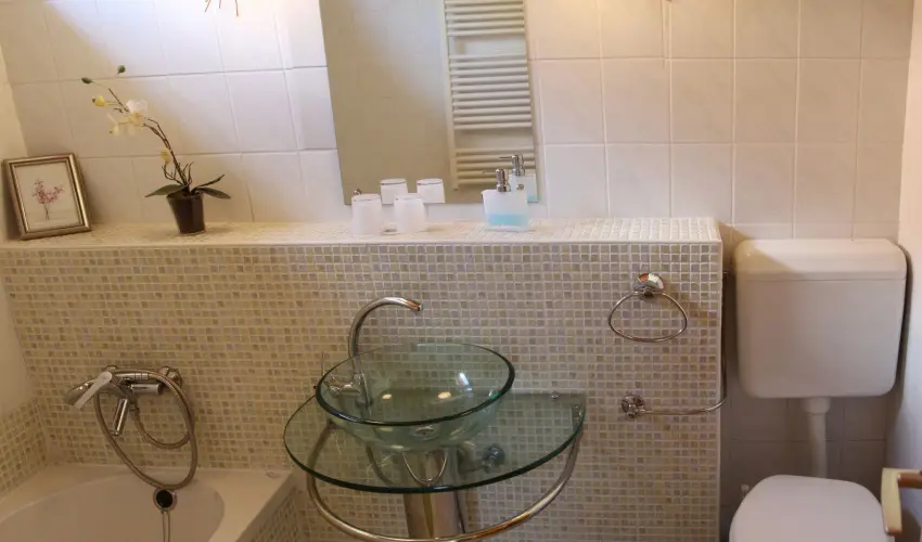 K�szeghegyalja Vend�gh�z Horv�tzsid�ny - M�jus 1. (min. 2 �j)