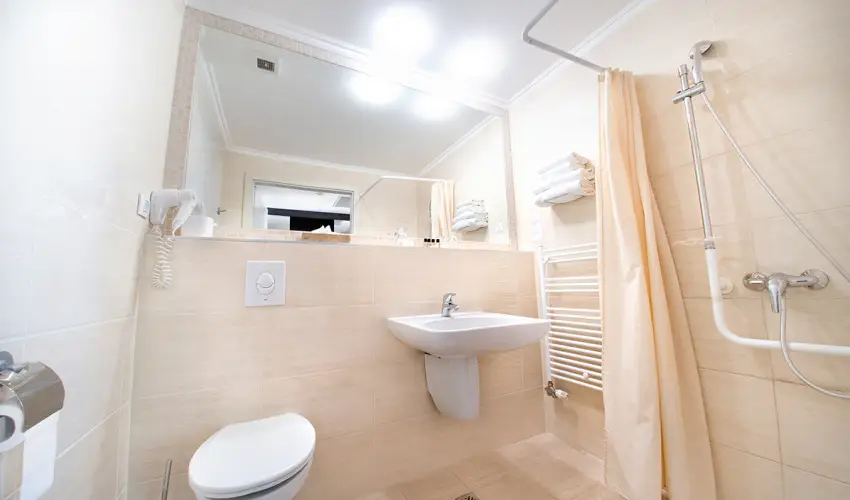 Kristly Imperial Hotel Tata - Mjus 1. 