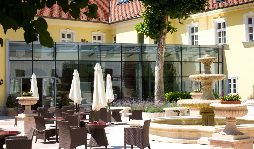 Kristly Imperial Hotel Tata - Mjus 1. 