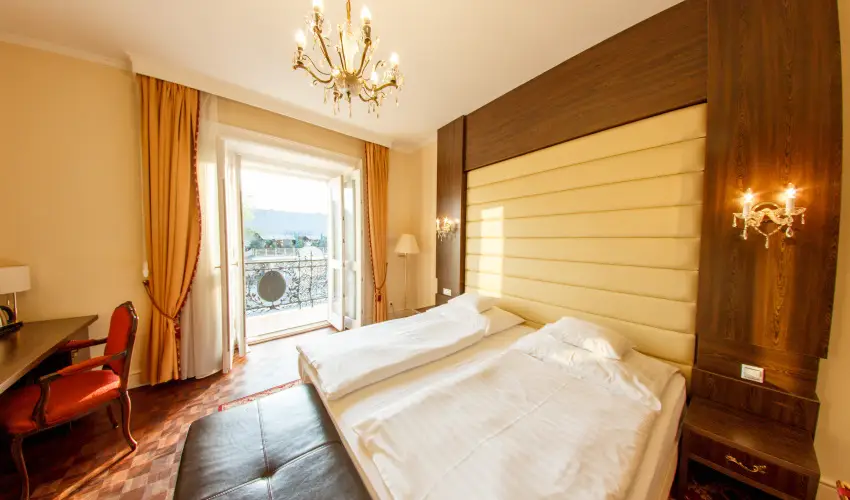 Kristly Imperial Hotel Tata - Mjus 1. 