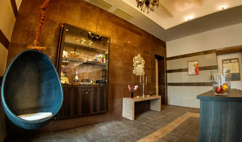 Kristly Imperial Hotel Tata - Mjus 1. 