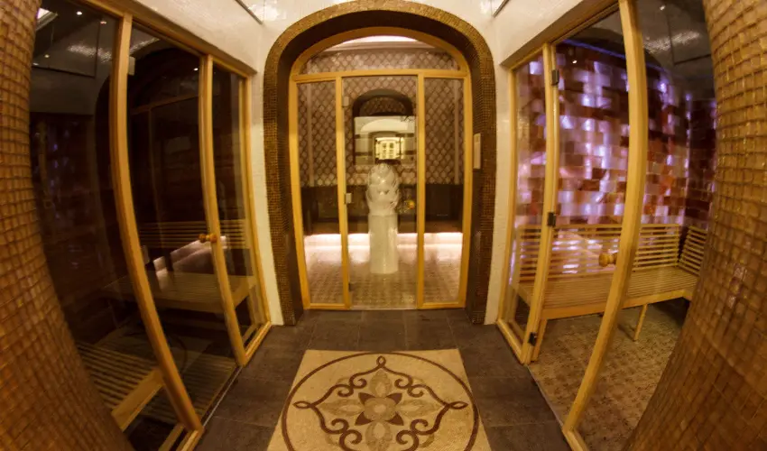 Kristly Imperial Hotel Tata - Mjus 1. 