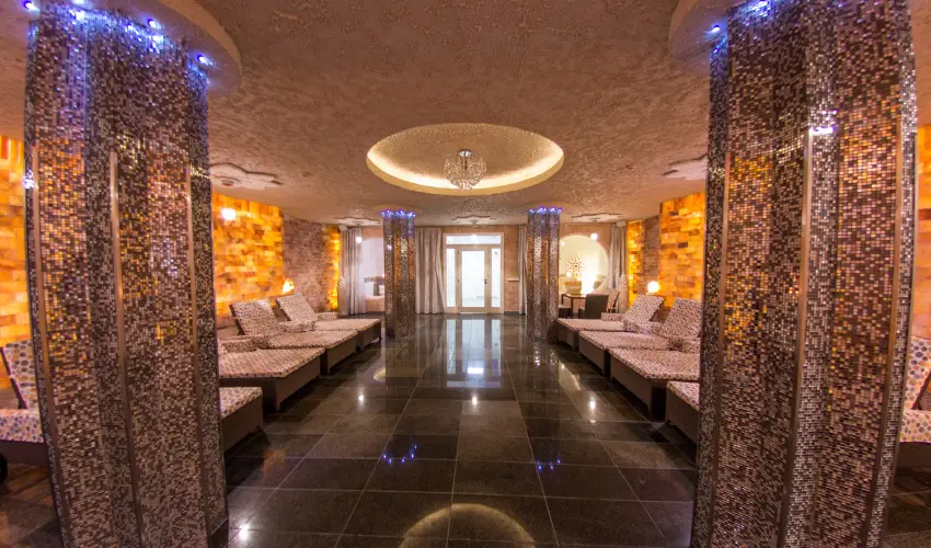 Kristly Imperial Hotel Tata - Mjus 1. 