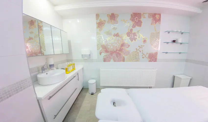 Kristly Imperial Hotel Tata - Mjus 1. 