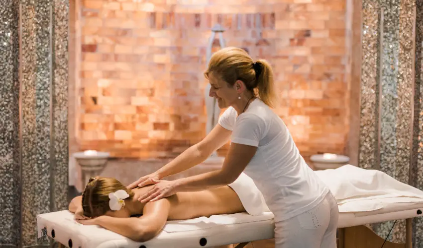 Kristly Imperial Hotel Tata - Mjus 1. 