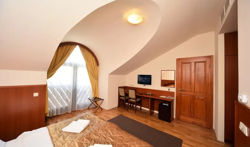 Hotel Kumnia Kisjszlls - Mjus 1.