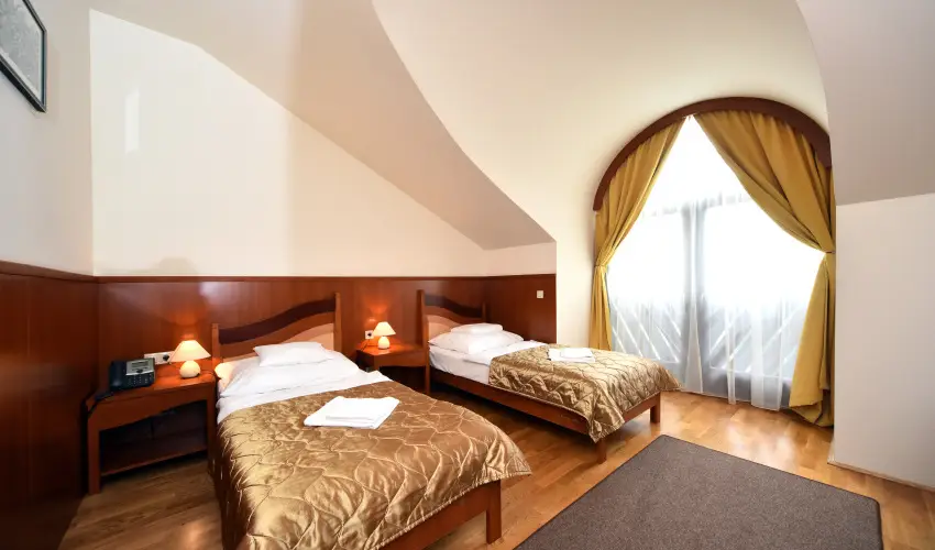 Hotel Kumnia Kisjszlls - Mjus 1.