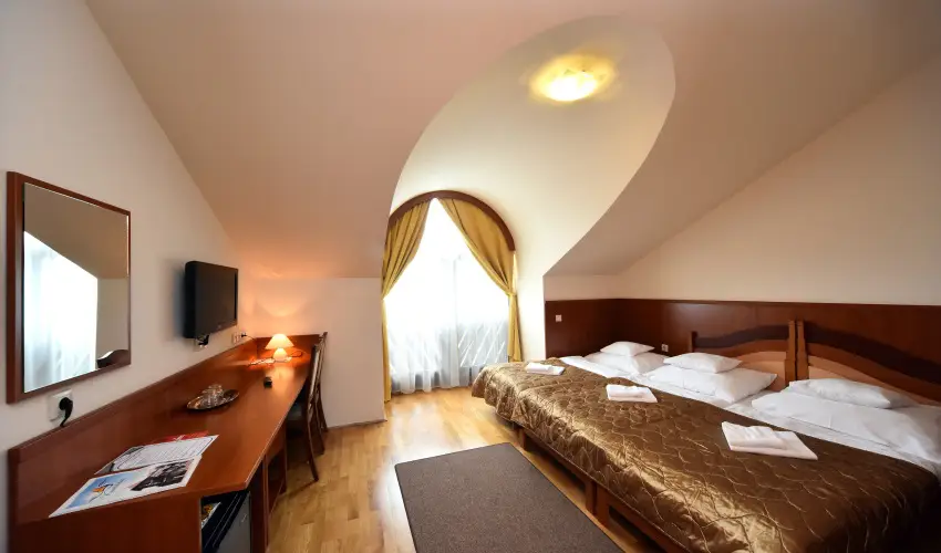 Hotel Kumnia Kisjszlls - Mjus 1.