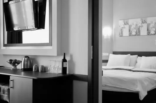 La Riva Hotel - Mjus 1. (min. 2 j)