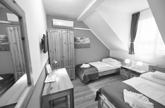 Land-Plan Hotel & Restaurant - M�jus 1. 