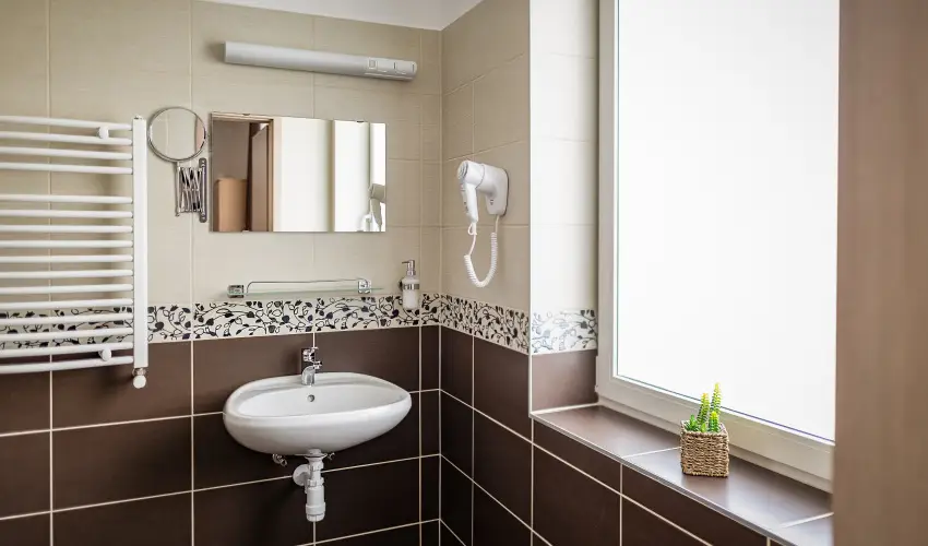 Land-Plan Hotel & Restaurant T�lt�stava - M�jus 1. 