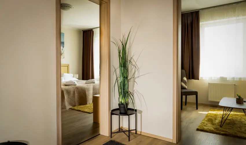 Land-Plan Hotel & Restaurant T�lt�stava - M�jus 1. 