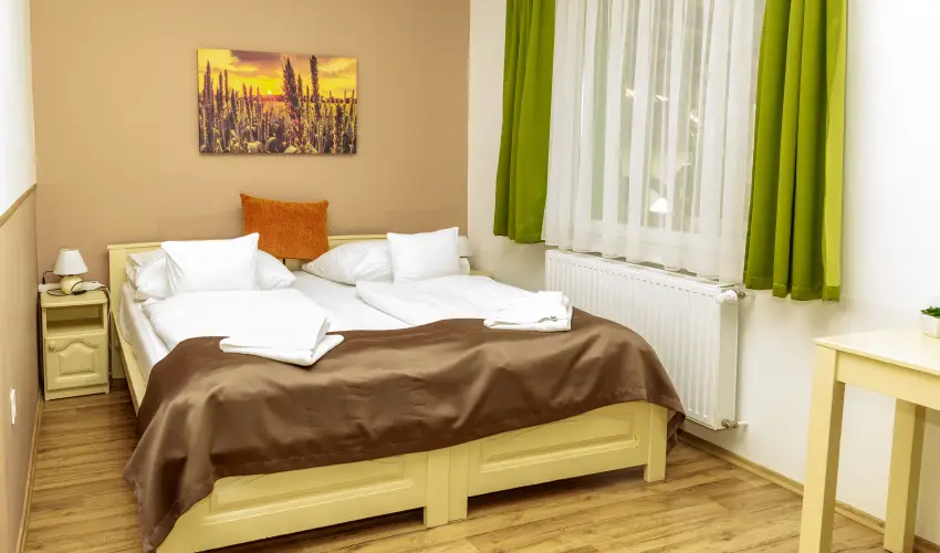 Land-Plan Hotel & Restaurant T�lt�stava - M�jus 1. 