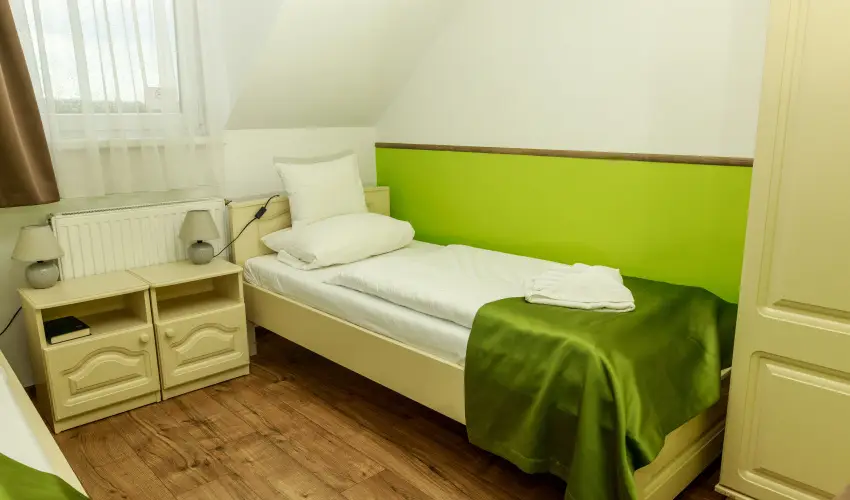 Land-Plan Hotel & Restaurant T�lt�stava - M�jus 1. 