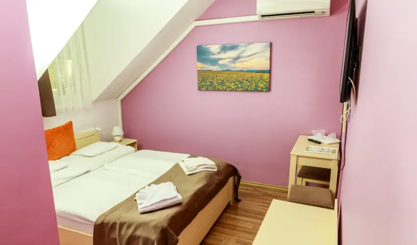 Land-Plan Hotel & Restaurant T�lt�stava - M�jus 1. 