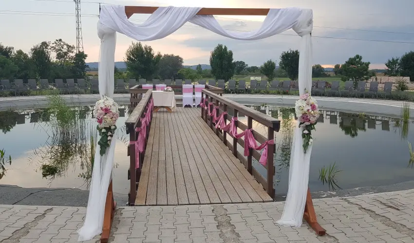 Land-Plan Hotel & Restaurant T�lt�stava - M�jus 1. 