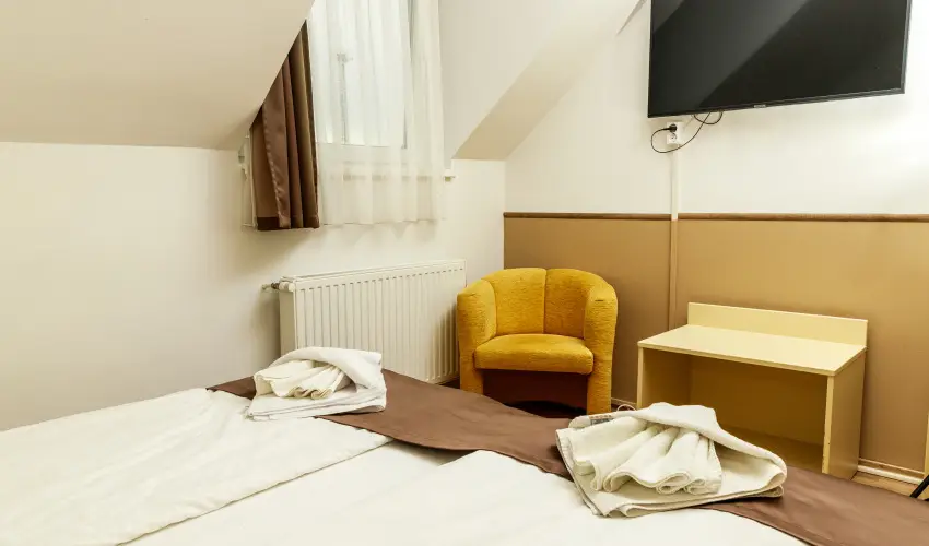 Land-Plan Hotel & Restaurant T�lt�stava - M�jus 1. 