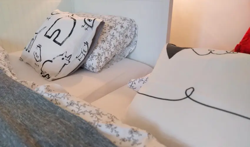 Lank�s Vend�gh�z Holl�k� - M�jus 1.