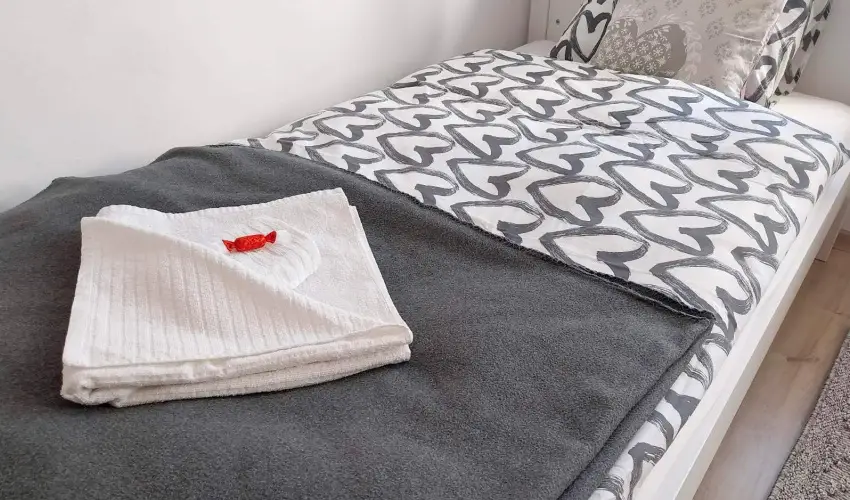 Lank�s Vend�gh�z Holl�k� - M�jus 1.