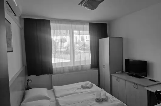 Lencs�s Apartmanh�z Apartmanok - M�jus 1.