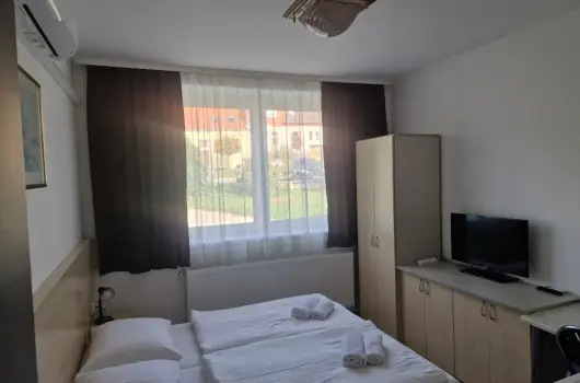 Lencs�s Apartmanh�z Apartmanok - M�jus 1.