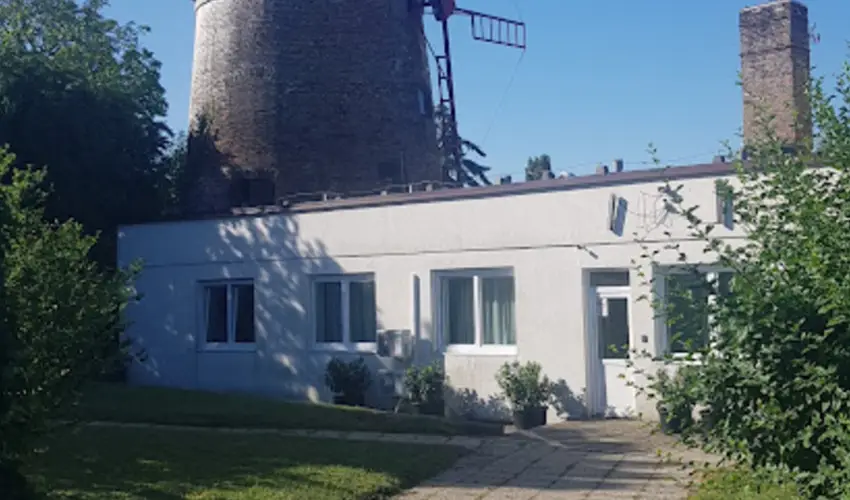 Lencs�s Apartmanh�z Apartmanok Sopron - M�jus 1.