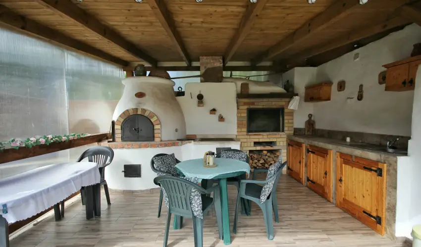Lilla Apartmanh�zak Szilv�sv�rad - M�jus 1. (min. 2 �j)