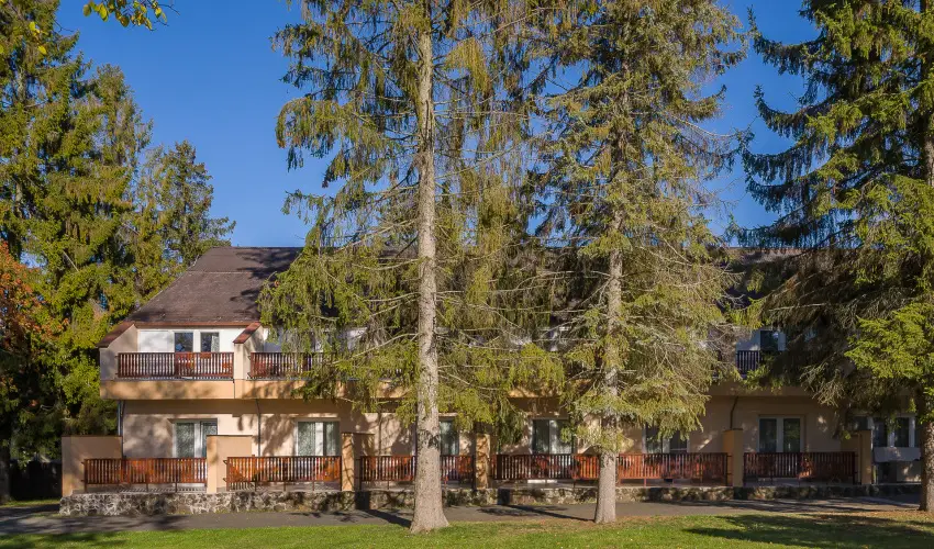 Lipicai Hotel Szilvsvrad - Mjus 1. (min. 2 j)