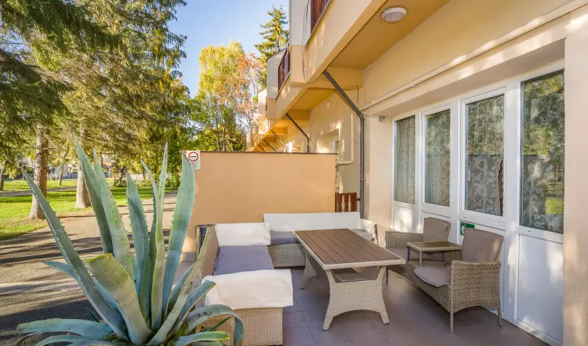 Lipicai Hotel Szilvsvrad - Mjus 1. (min. 2 j)