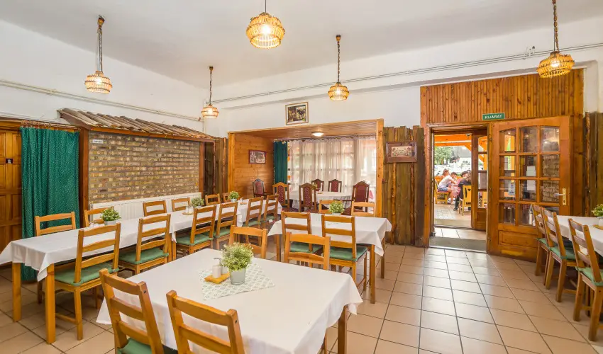 Lipicai Hotel Szilvsvrad - Mjus 1. (min. 2 j)