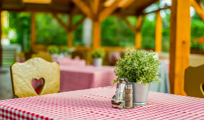 Lipicai Hotel Szilvsvrad - Mjus 1. (min. 2 j)