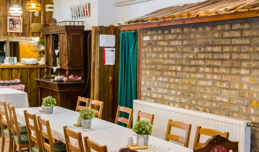 Lipicai Hotel Szilvsvrad - Mjus 1. (min. 2 j)