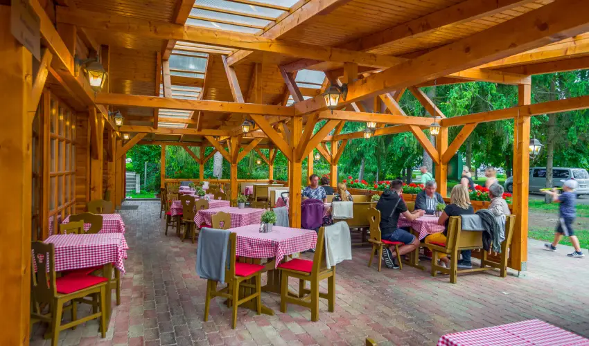 Lipicai Hotel Szilvsvrad - Mjus 1. (min. 2 j)