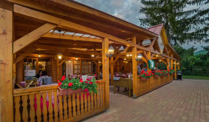 Lipicai Hotel Szilvsvrad - Mjus 1. (min. 2 j)