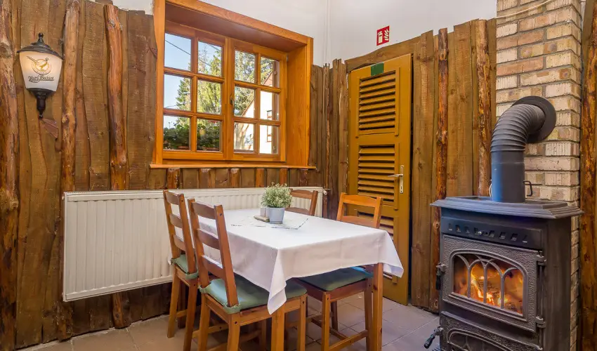 Lipicai Hotel Szilvsvrad - Mjus 1. (min. 2 j)