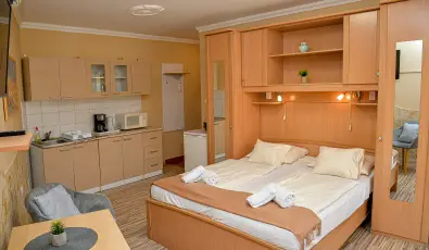 Major Panzi� & �tterem Hajd�szoboszl�