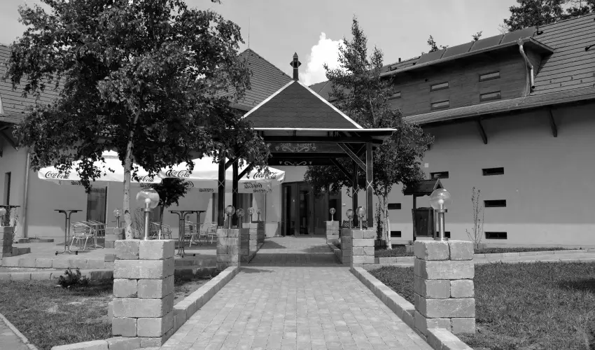 Malomkert Hotel Nagyb�rzs�ny - M�jus 1. (min. 2 �j)