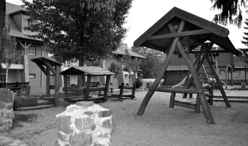 Malomkert Hotel Nagyb�rzs�ny - M�jus 1. (min. 2 �j)