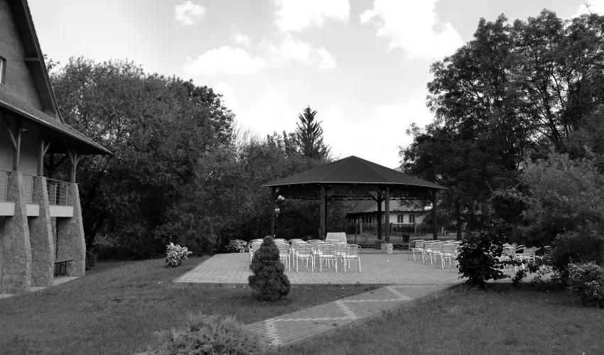 Malomkert Hotel Nagyb�rzs�ny - M�jus 1. (min. 2 �j)