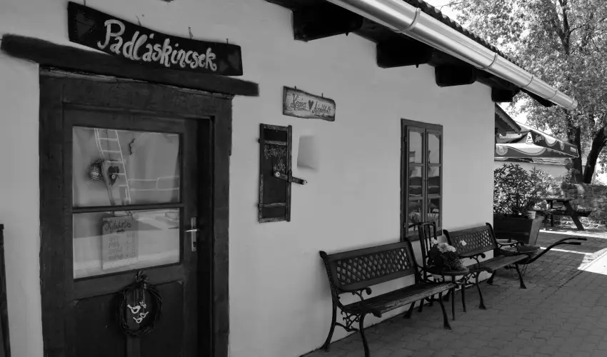 Malomkert Hotel Nagyb�rzs�ny - M�jus 1. (min. 2 �j)