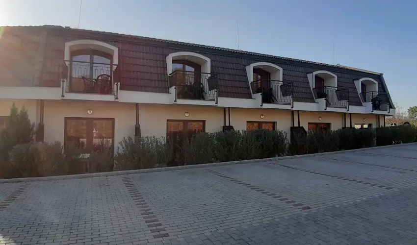 Margarta Apartmanhz Bogcs - Mjus 1. 